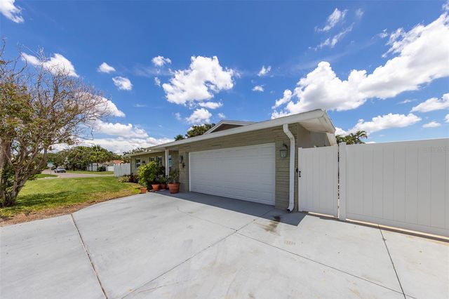 11602 GROVE STREET, Seminole, FL 33772