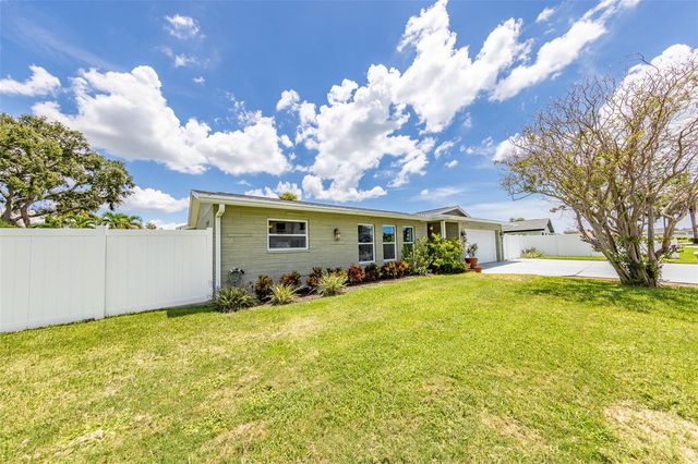 11602 GROVE STREET, Seminole, FL 33772