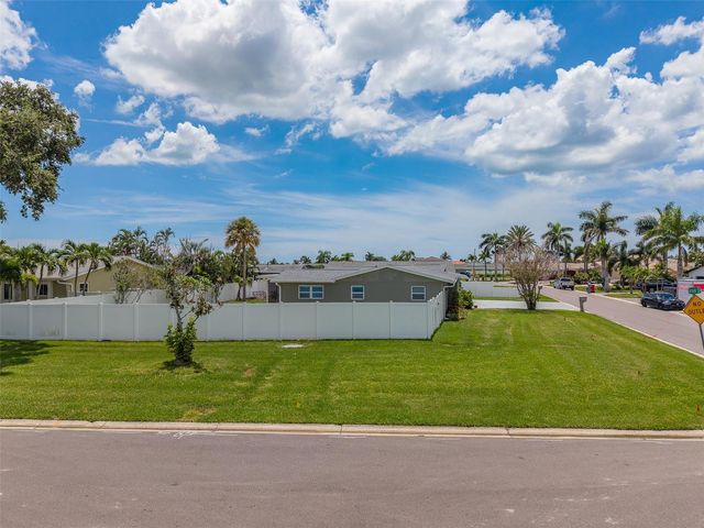 11602 GROVE STREET, Seminole, FL 33772
