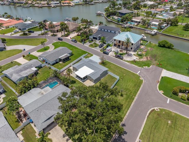 11602 GROVE STREET, Seminole, FL 33772