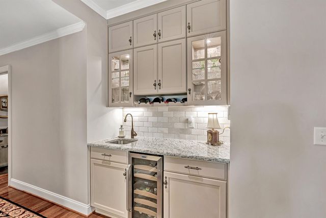 155 Shoreline CIR, Penhook, VA 24137