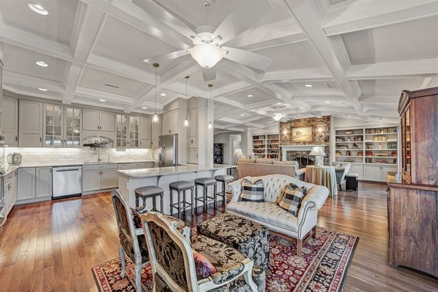 155 Shoreline CIR, Penhook, VA 24137