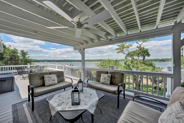 155 Shoreline CIR, Penhook, VA 24137