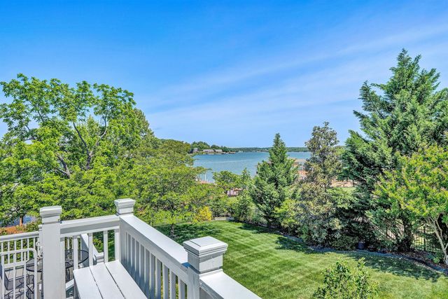 155 Shoreline CIR, Penhook, VA 24137