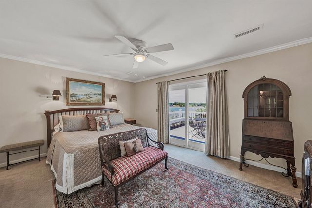 155 Shoreline CIR, Penhook, VA 24137