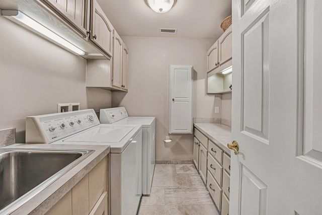 155 Shoreline CIR, Penhook, VA 24137