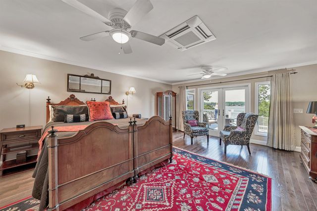 155 Shoreline CIR, Penhook, VA 24137