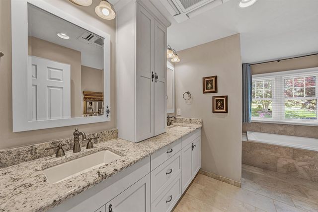 155 Shoreline CIR, Penhook, VA 24137