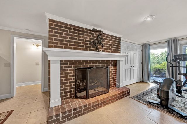 155 Shoreline CIR, Penhook, VA 24137