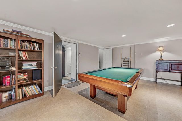 155 Shoreline CIR, Penhook, VA 24137