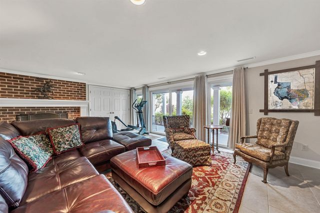 155 Shoreline CIR, Penhook, VA 24137