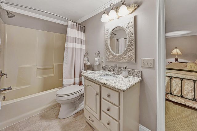 155 Shoreline CIR, Penhook, VA 24137