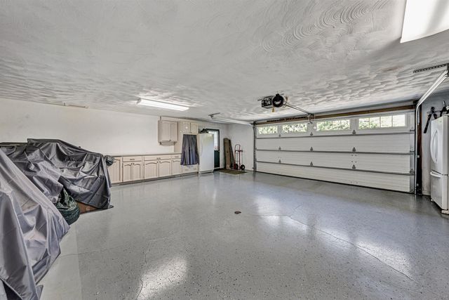 155 Shoreline CIR, Penhook, VA 24137