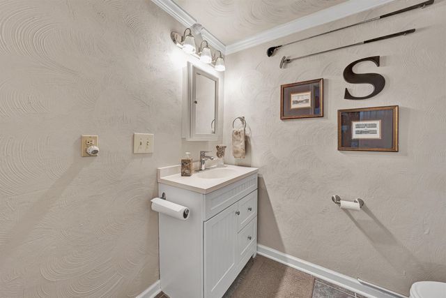 155 Shoreline CIR, Penhook, VA 24137