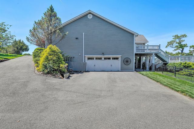 155 Shoreline CIR, Penhook, VA 24137