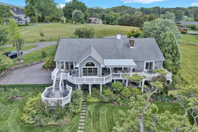 155 Shoreline CIR, Penhook, VA 24137