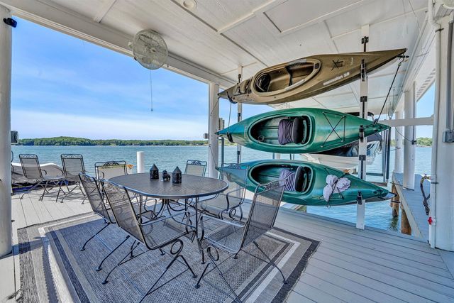 155 Shoreline CIR, Penhook, VA 24137