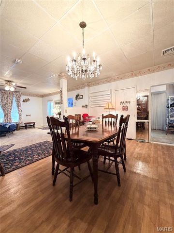 400 E Main Street, Perry, MO 63462