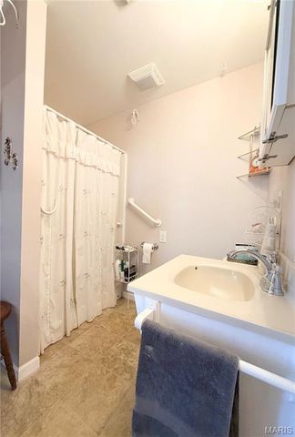 400 E Main Street, Perry, MO 63462