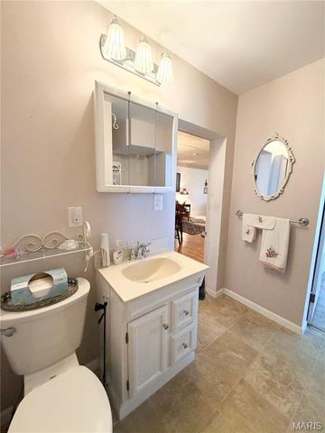 400 E Main Street, Perry, MO 63462