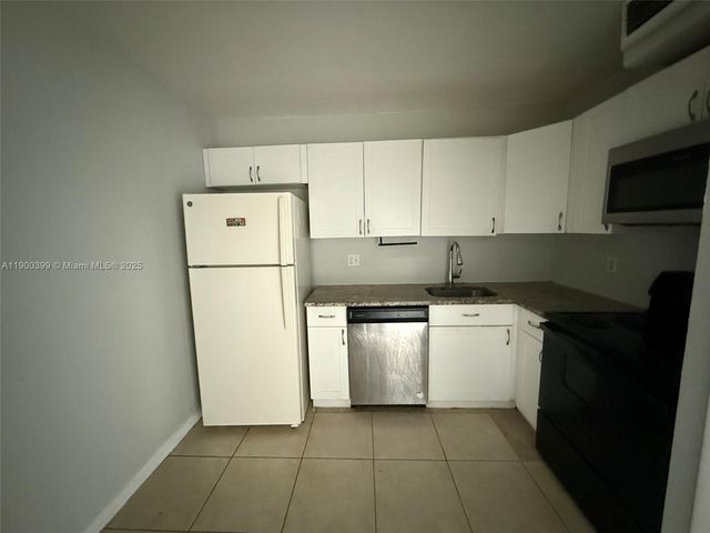 4174 Inverrary Dr 604, Lauderhill, FL 33319