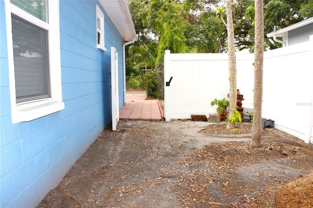 3306 E CHELSEA STREET, Tampa, FL 33610