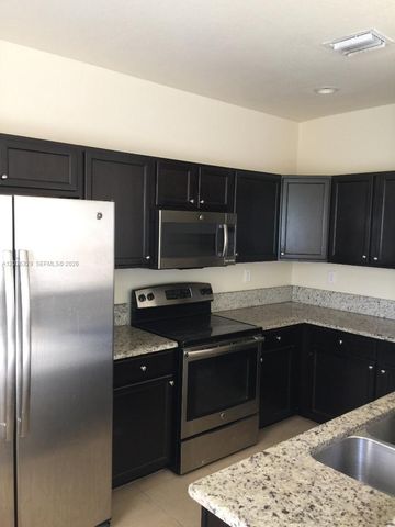9350 SW 170th Psge 9350, Miami, FL 33196