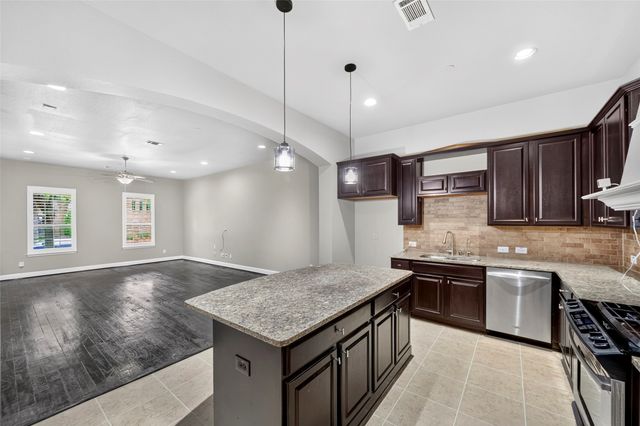 8607 Calvin Road, Irving, TX 75063