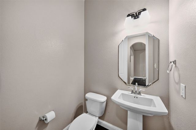8607 Calvin Road, Irving, TX 75063