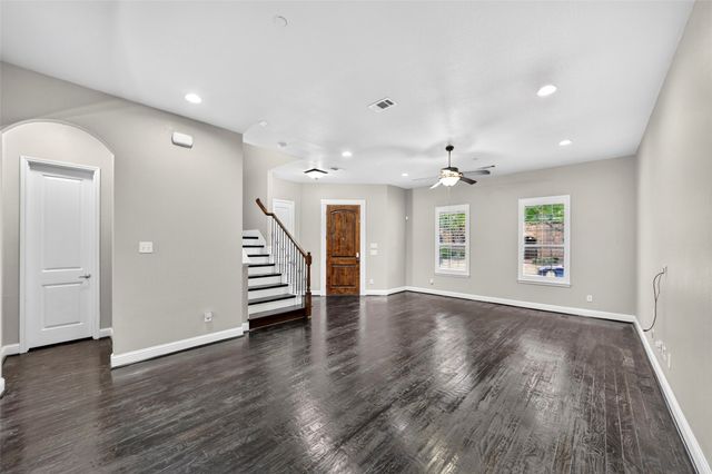 8607 Calvin Road, Irving, TX 75063