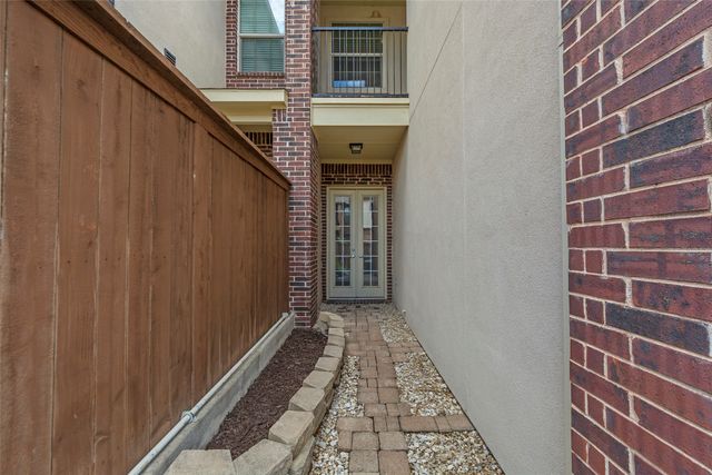 8607 Calvin Road, Irving, TX 75063