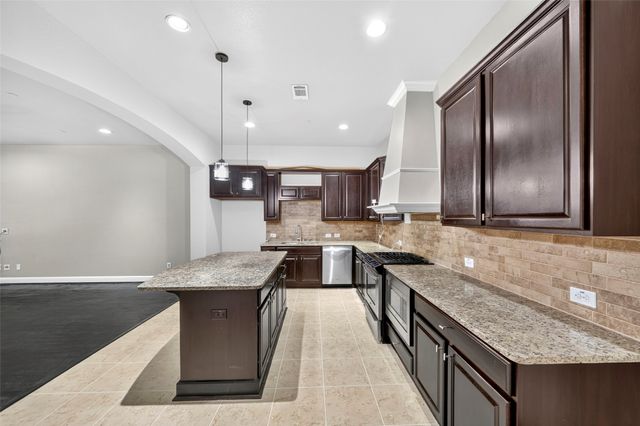 8607 Calvin Road, Irving, TX 75063