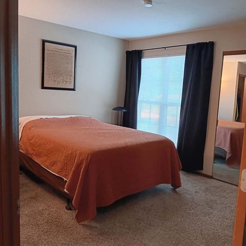 1045 Talbots Lane 1045, Elk Grove Village, IL 60007