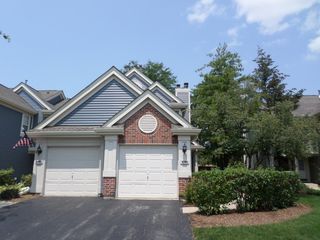 1045 Talbots Lane 1045, Elk Grove Village, IL 60007