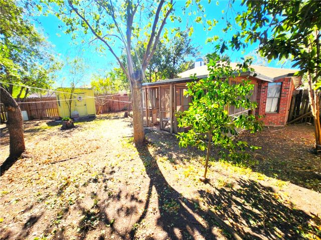 2814 Quebec Dr, Corpus Christi, TX 78414