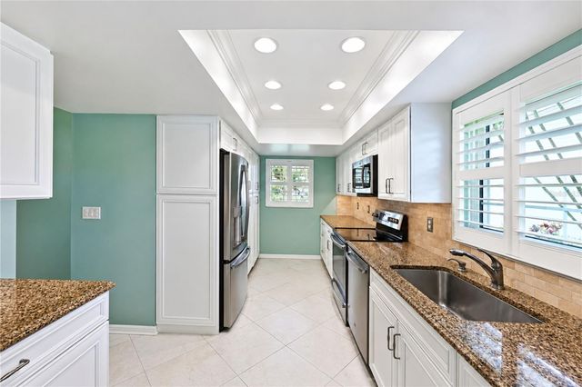 9425 ANDOVER CIRCLE, Bradenton, FL 34210