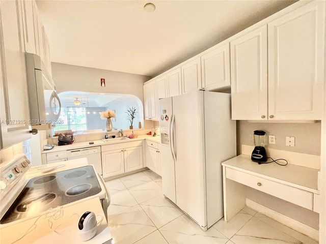 10710 NW 66th St 212, Doral, FL 33178