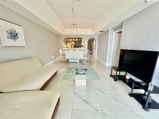 10710 NW 66th St 212, Doral, FL 33178