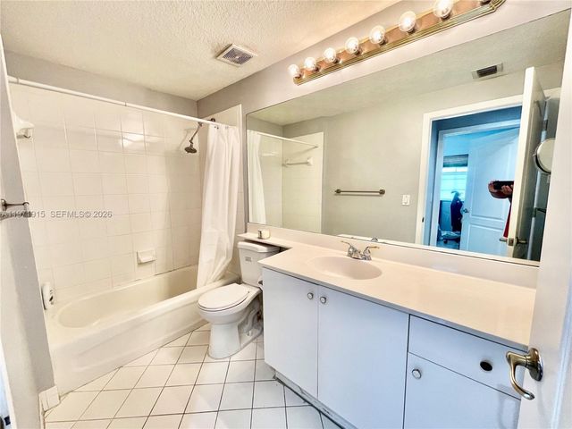 10710 NW 66th St 212, Doral, FL 33178