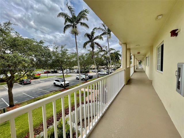 10710 NW 66th St 212, Doral, FL 33178