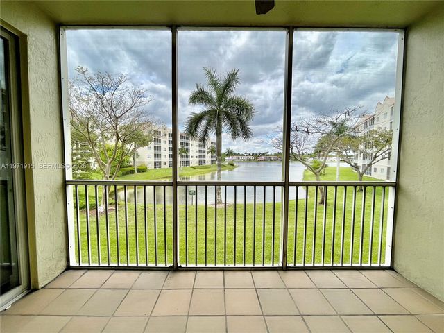 10710 NW 66th St 212, Doral, FL 33178