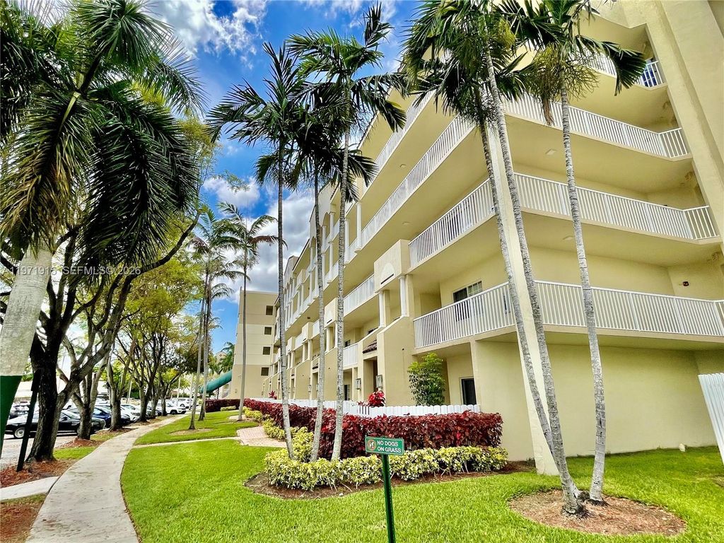 10710 NW 66th St 212, Doral, FL 33178