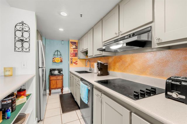 470 3RD STREET S 613, St Petersburg, FL 33701