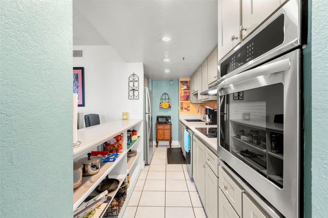 470 3RD STREET S 613, St Petersburg, FL 33701