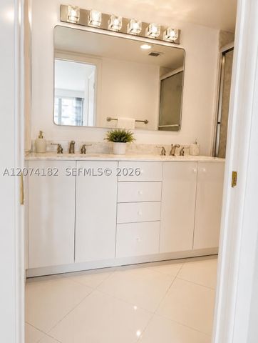 2801 NE 183rd St 1616W, Aventura, FL 33160