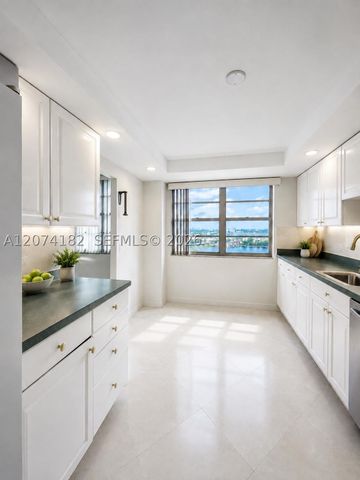 2801 NE 183rd St 1616W, Aventura, FL 33160
