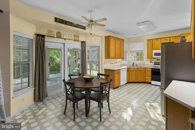 2 HAVEN LN, Burlington, NJ 08016