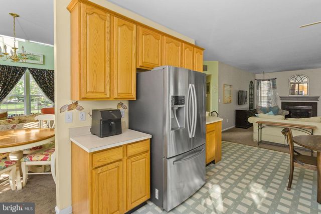 2 HAVEN LN, Burlington, NJ 08016