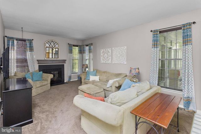 2 HAVEN LN, Burlington, NJ 08016