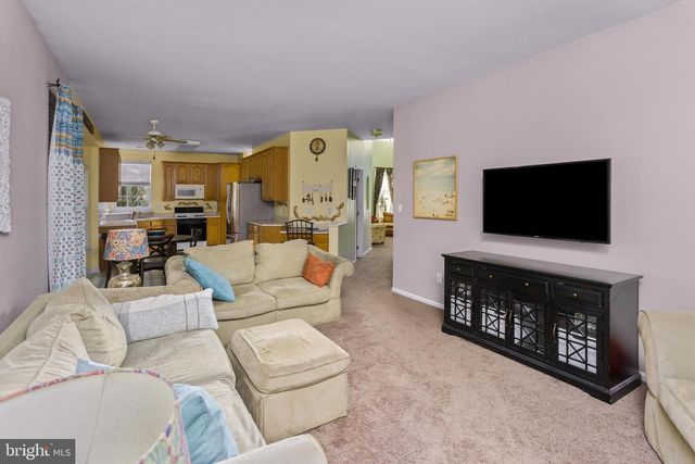 2 HAVEN LN, Burlington, NJ 08016